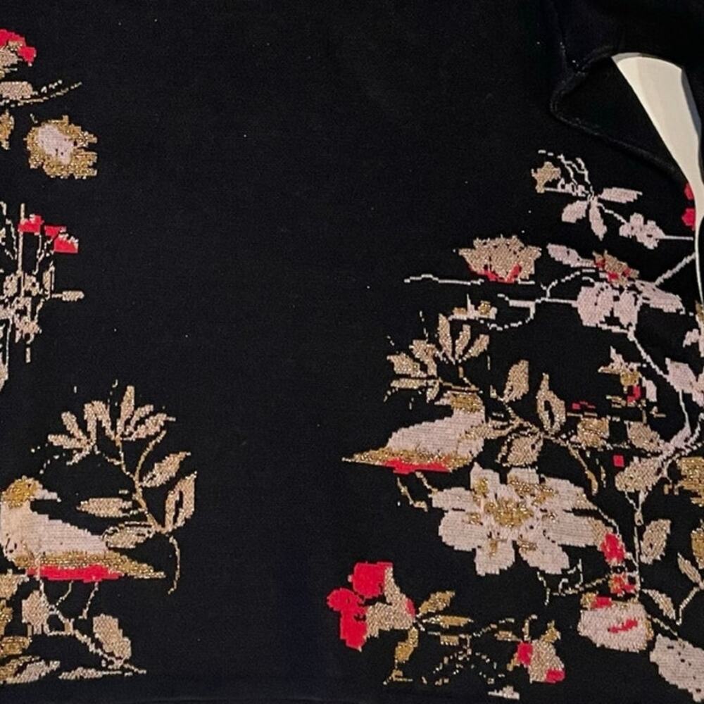 Chico’s Pullover Knit Sweater Floral Sz XXL Bell Sleeves Black Red Gold Metallic - Picture 6 of 10